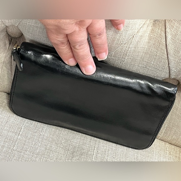 Prada Saffiano Lux Leather Zipper closure Continental Wallet - Picture 4 of 12